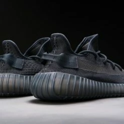 Adidas Yeezy Boost 350 V2 Onyx HQ4540 Maat 45 1/3 Kleur Als Op Foto -Dames-schoenen Verkoop 550x366 103