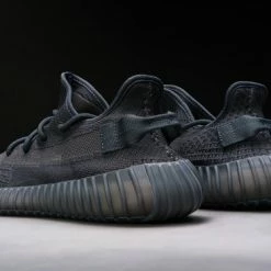 Adidas Yeezy Boost 350 V2 Onyx HQ4540 Maat 45 1/3 Kleur Als Op Foto -Dames-schoenen Verkoop 550x366 105