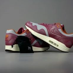 Nike Air Max 1 Patta Waves Rush Maroon (With Bracelet) DO9549-001 Maat 44.5 Metallic Silver;Rush Maroon 24 Nike Air Max 1 Patta Waves Rush Maroon (With Bracelet) DO9549-001 Maat 44.5 Metallic Silver;Rush Maroon -Dames-schoenen Verkoop 550x366 47