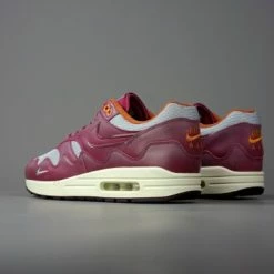Nike Air Max 1 Patta Waves Rush Maroon (With Bracelet) DO9549-001 Maat 44.5 Metallic Silver;Rush Maroon 34 Nike Air Max 1 Patta Waves Rush Maroon (With Bracelet) DO9549-001 Maat 44.5 Metallic Silver;Rush Maroon -Dames-schoenen Verkoop 550x366 57