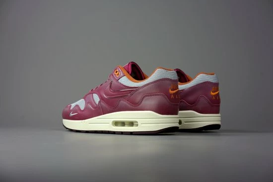 Nike Air Max 1 Patta Waves Rush Maroon (With Bracelet) DO9549-001 Maat 44.5 Metallic Silver;Rush Maroon 15 Nike Air Max 1 Patta Waves Rush Maroon (With Bracelet) DO9549-001 Maat 44.5 Metallic Silver;Rush Maroon - Afbeelding 13
