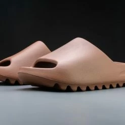 Adidas Yeezy Slide Flax FZ5896 Maat 44 1/2 Kleur Als Op Foto 16 Adidas Yeezy Slide Flax FZ5896 Maat 44 1/2 Kleur Als Op Foto -Dames-schoenen Verkoop 550x366 86