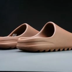 Adidas Yeezy Slide Flax FZ5896 Maat 44 1/2 Kleur Als Op Foto 18 Adidas Yeezy Slide Flax FZ5896 Maat 44 1/2 Kleur Als Op Foto -Dames-schoenen Verkoop 550x366 88