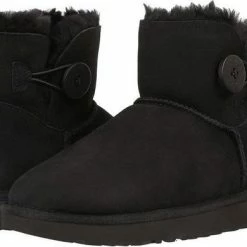 UGG - Dames Snowboots Mini Bailey Buttons II Grey - Grijs - Maat 38 -Dames-schoenen Verkoop 550x390 11