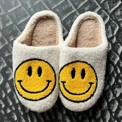 Badrock Smiley Sloffen – Unisex Pantoffels Smiley – Smiley Slippers - Sloffen – Zachte Pantoffels – Gekke Sloffen – Sloffen Dames & Heren – Zwart - Cadeau - Maat 41/42 -Dames-schoenen Verkoop 550x550 268