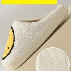 Merkloos Schoencadeautjes Sinterklaas - Open Sloffen - Pantoffels - Sloffen - Pantoffels Dames - Pantoffels Heren - Smiley Sloffen -Dames-schoenen Verkoop 550x737 1