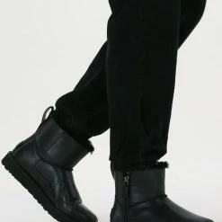 UGG Vrouwen Laarzen Kleur: Zwart Maat: 37 26 UGG Vrouwen Laarzen Kleur: Zwart Maat: 37 -Dames-schoenen Verkoop 550x783